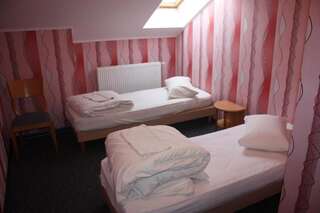 Отель Shelter Club Hotel & Spa Kolodezhno Двухместный номер эконом-класса с 2 отдельными кроватями-32
